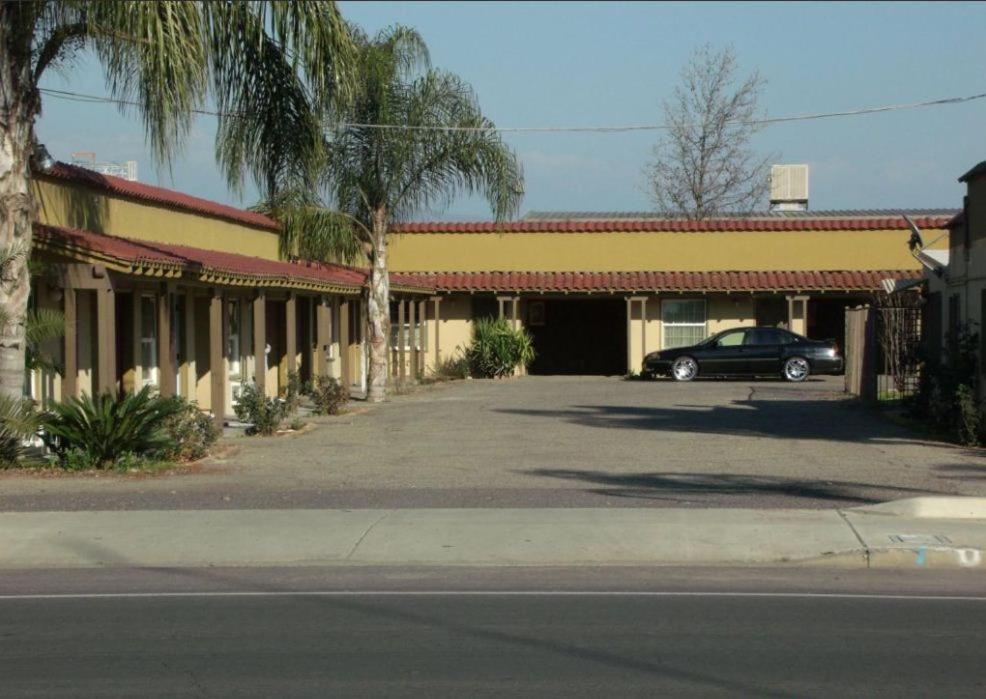 Lindsay Inn Exterior photo