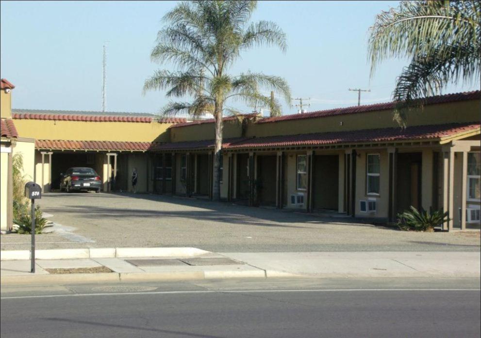 Lindsay Inn Exterior photo